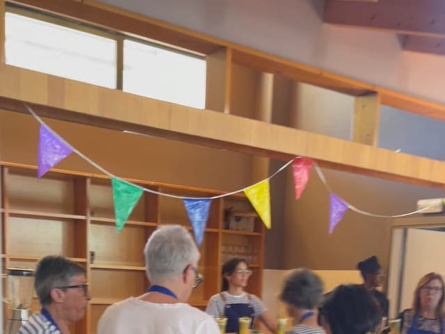 Un momento de charla entre preparaciones