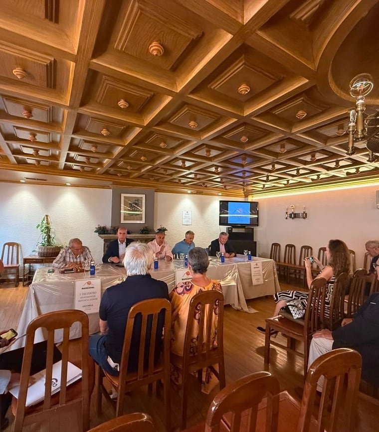 Encuentro con representantes de ayuntamientos de la provincia de León, una de las instituciones con las que colabora Sabor y Salud