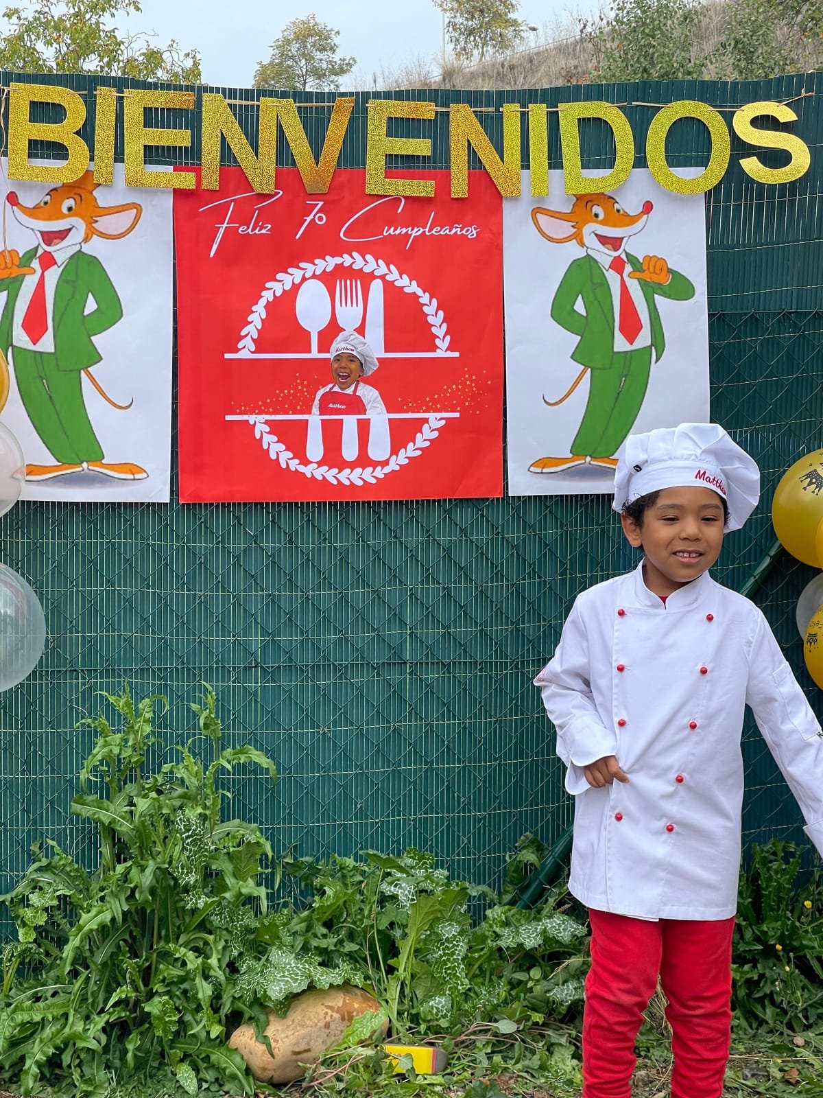 Cumpleaños experiencial: el protagonista con su chaquetilla de chef